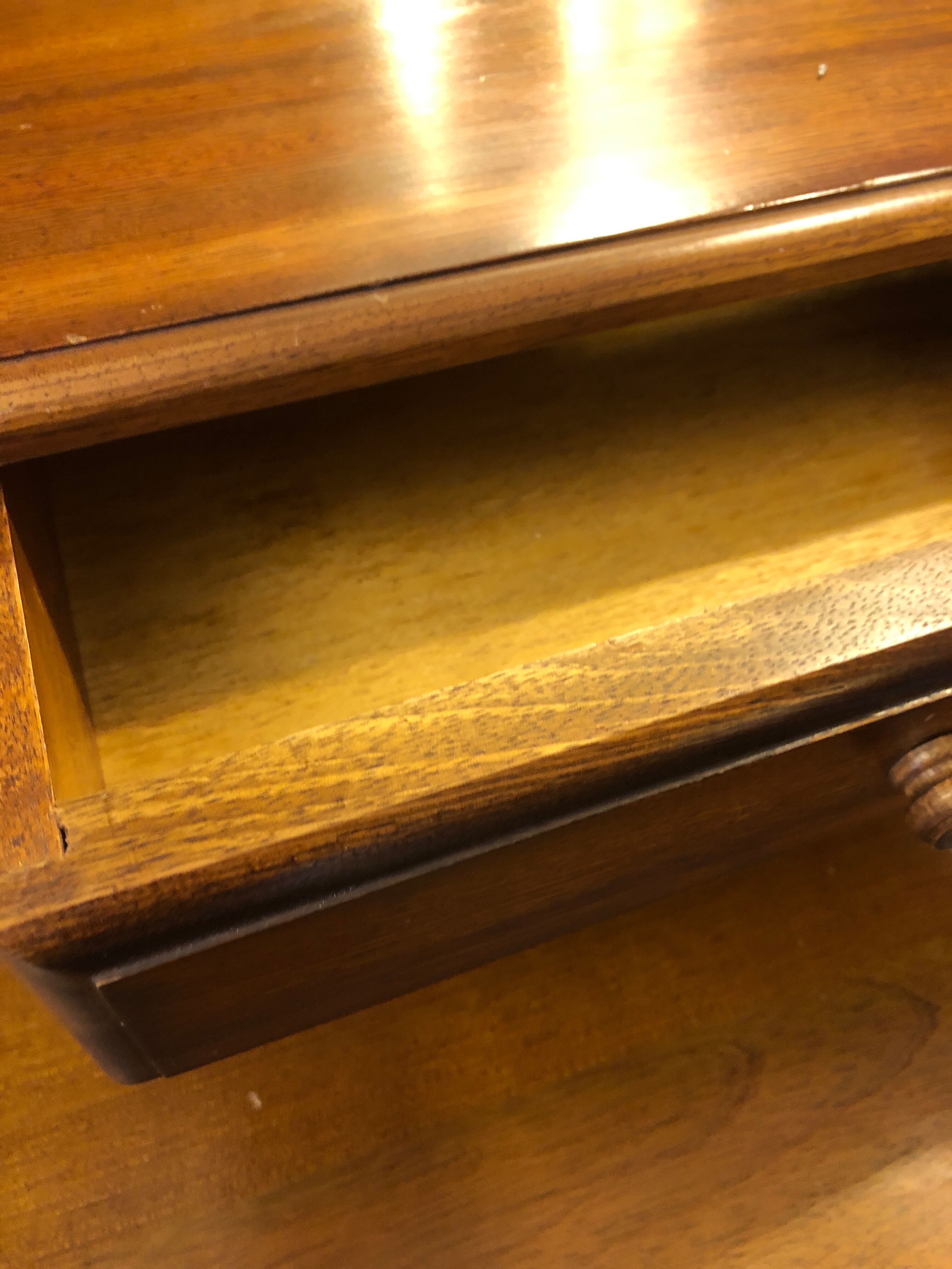 Louis Philippe office with financial