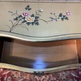 Commode en bois doré
