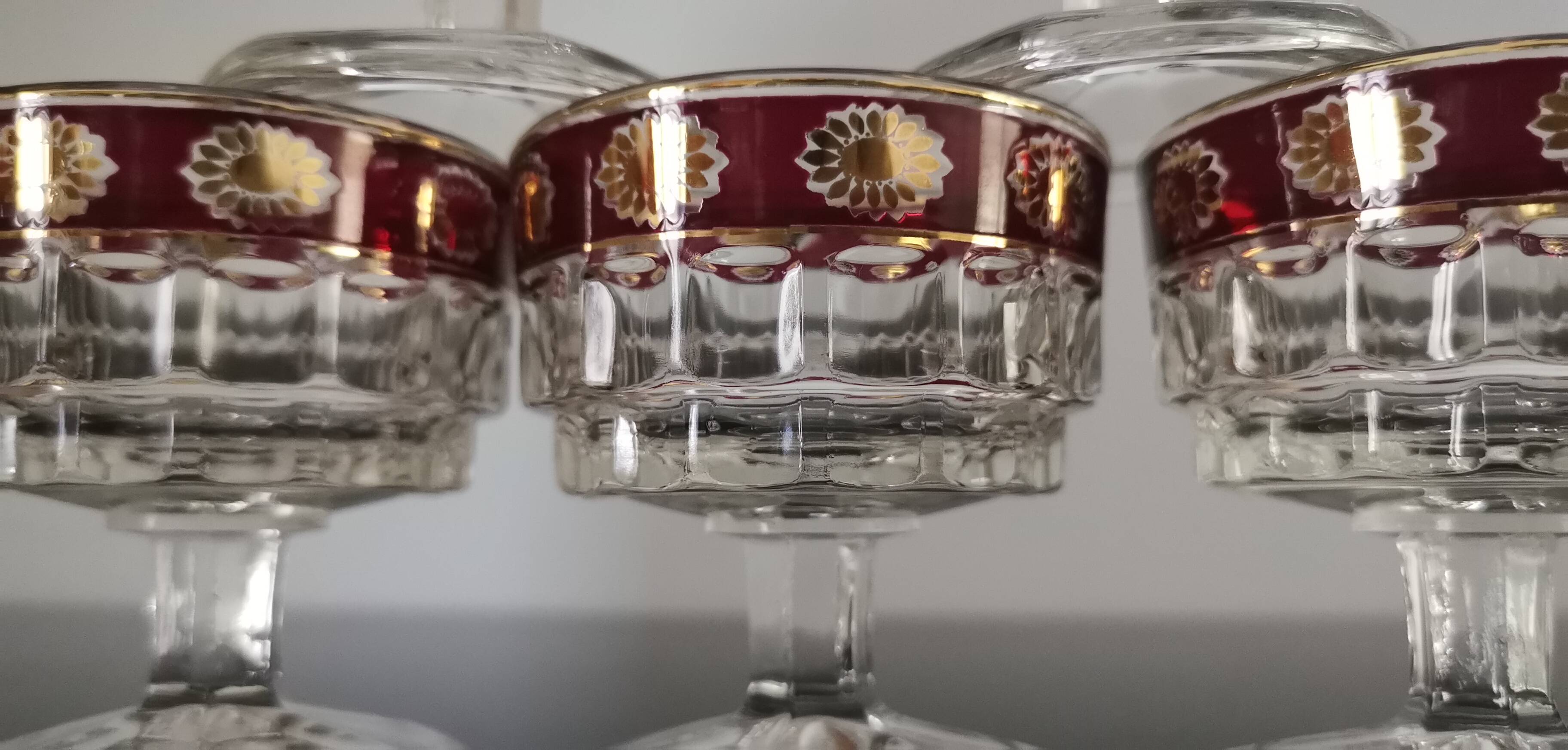 6 stemmed glasses Made in Italy