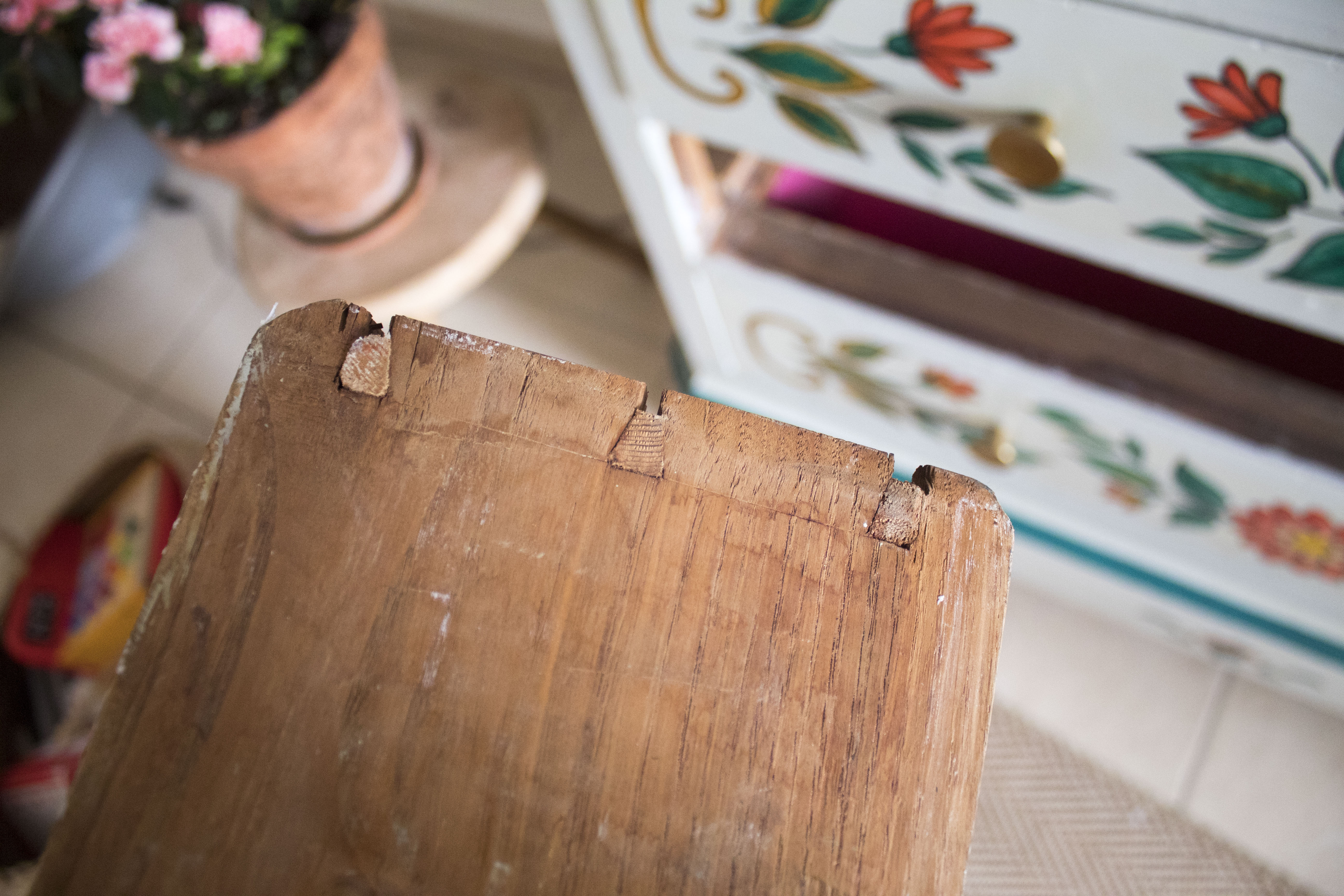 Solid wood chest of drawers