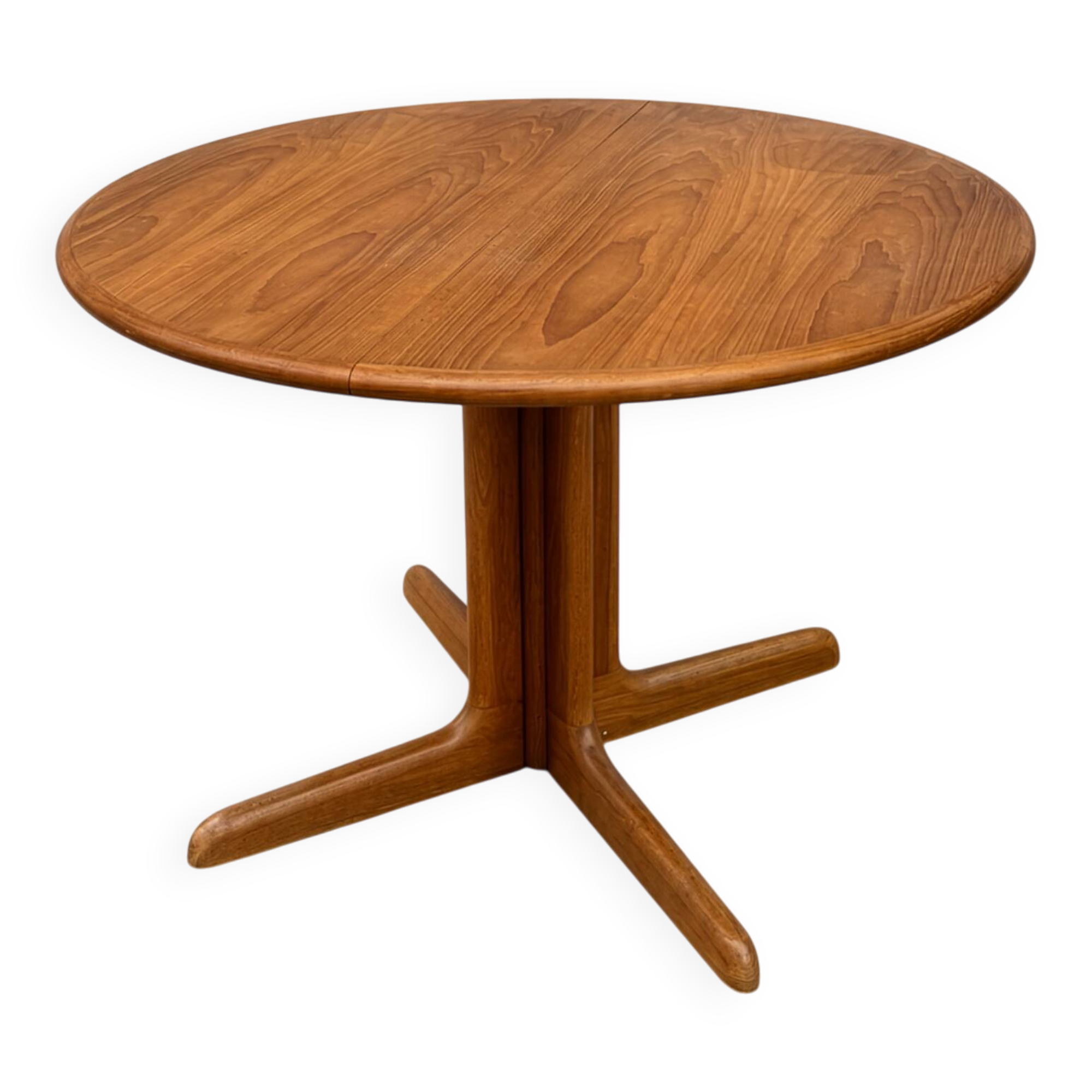 Round teak dining table by gudme møbelfabrik a/s