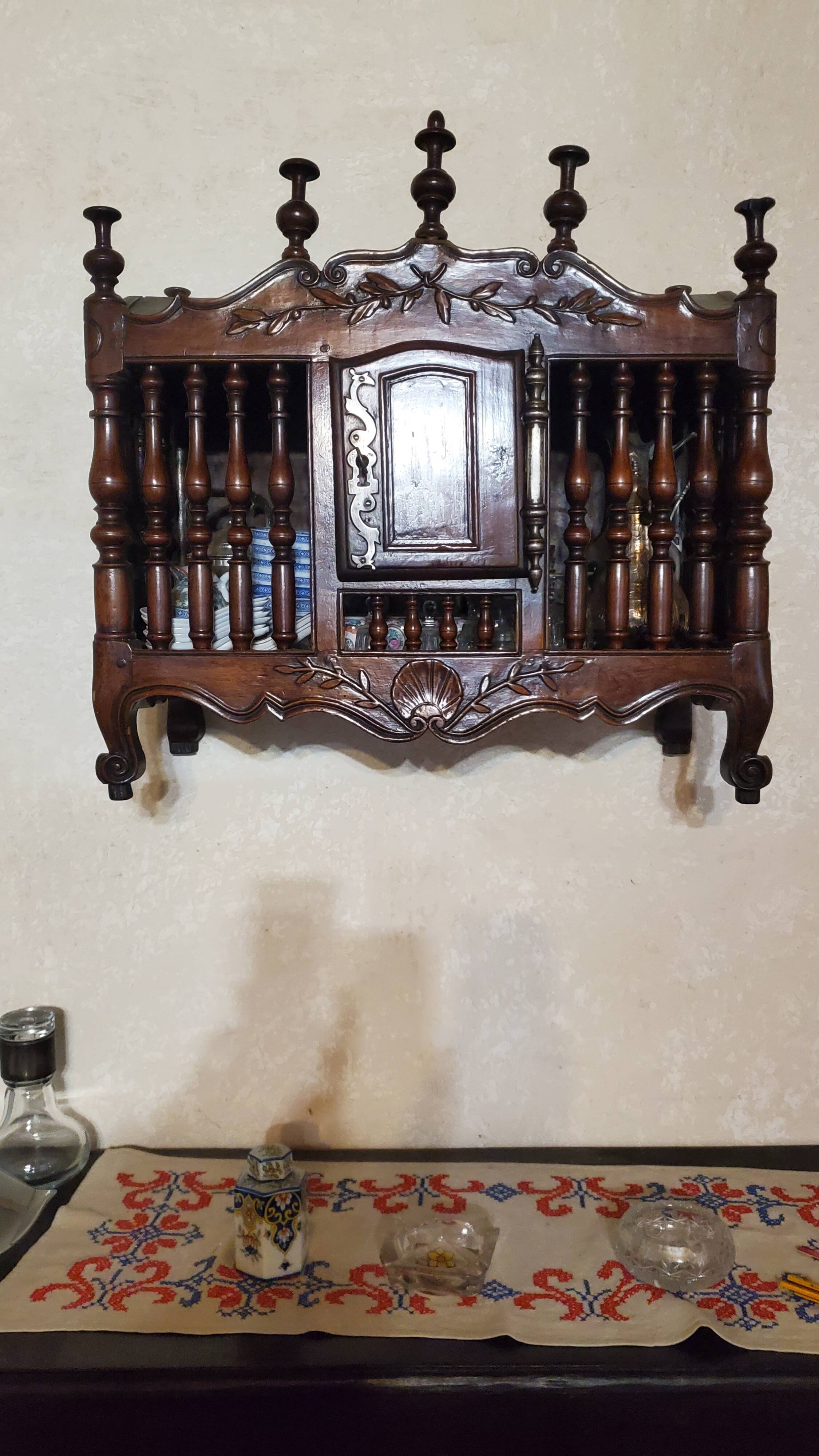 Provençal wooden bread bin