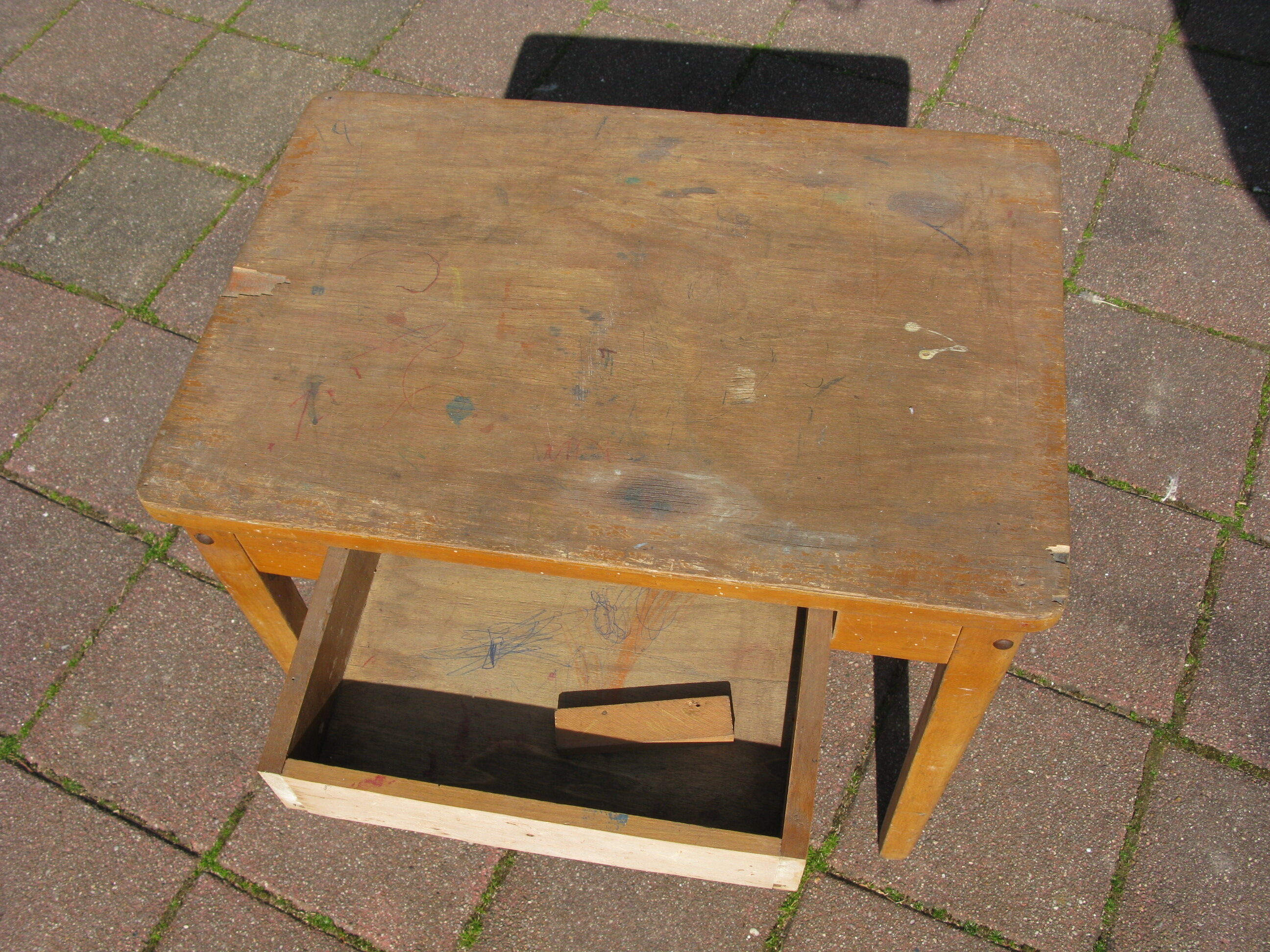 Child wood table