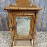 Ancienne armoire à poupée