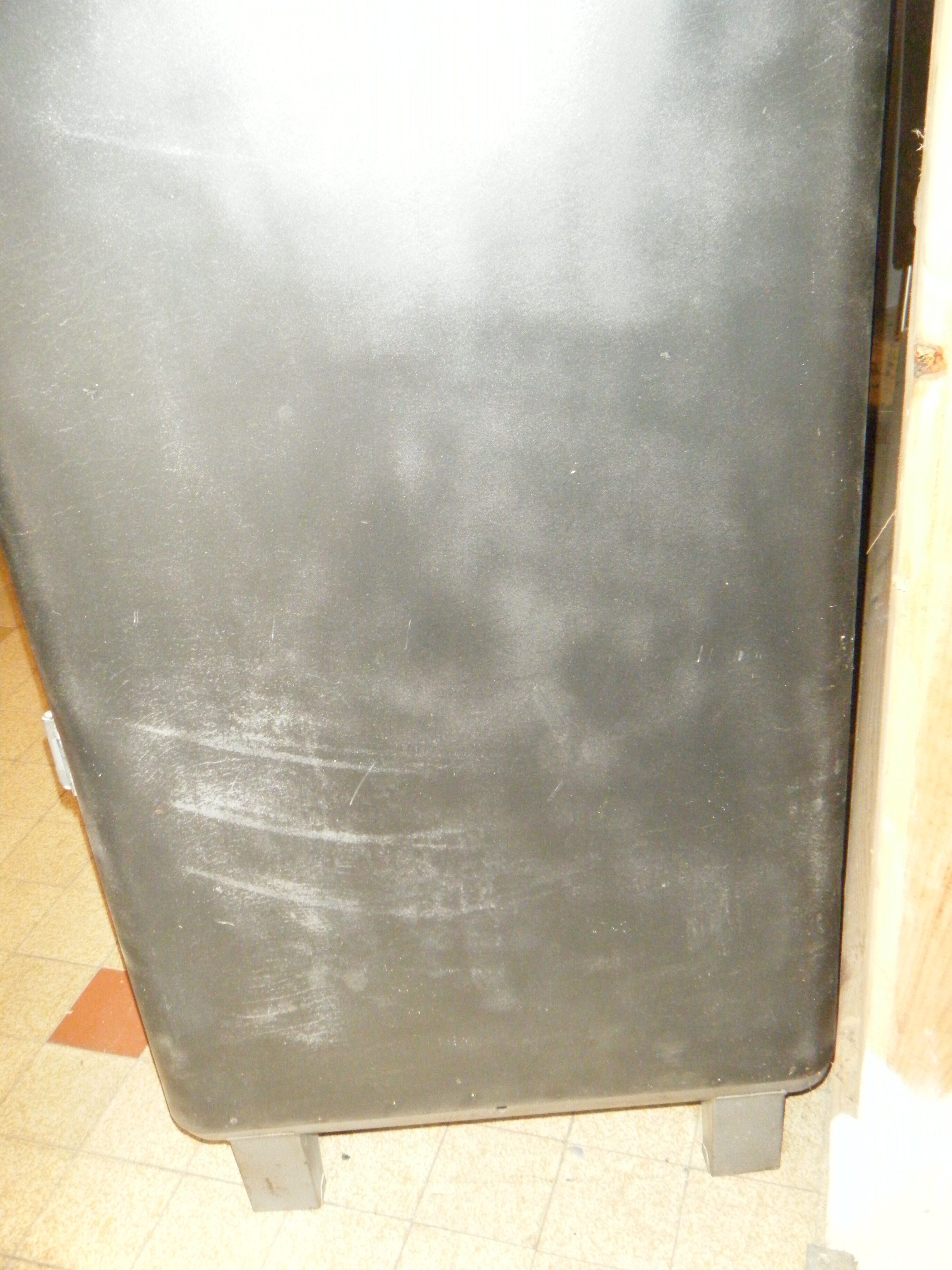 Cloakroom steel rounded corners