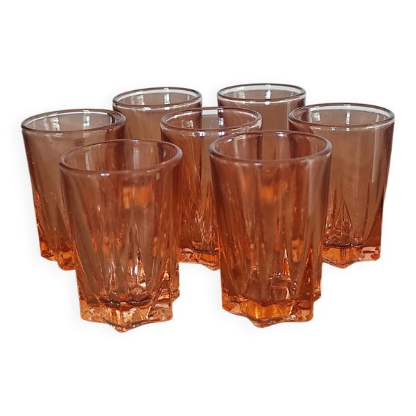 Lot 7 verres à liqueur vintage Rosaline en verre translucide rose