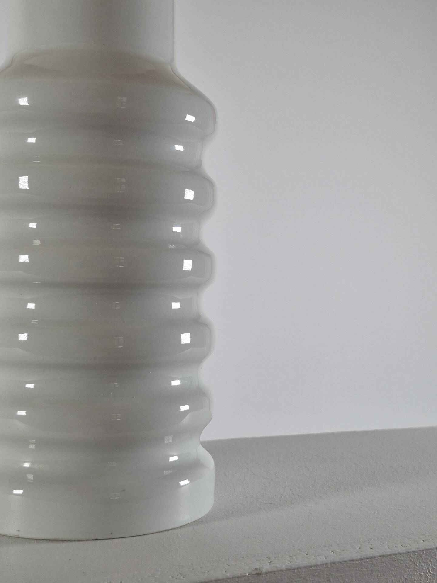 Lampe de table en porcelaine vintage des années 1970 GDR.