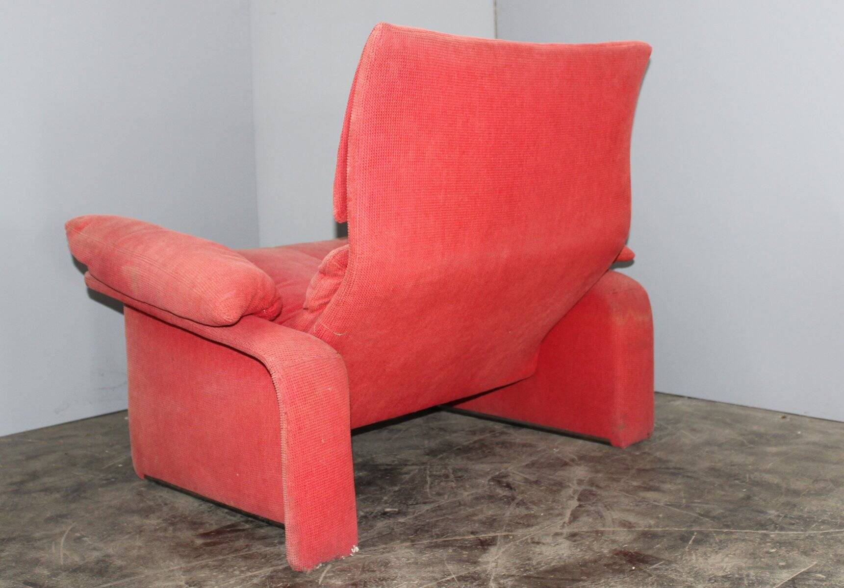 Vintage Red Velvet Armchair by Saporiti Italia, Italy