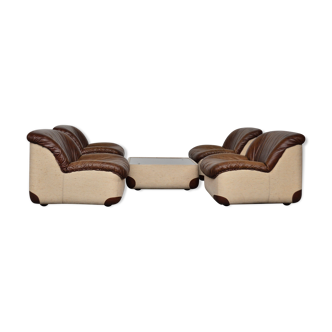 Swan leather loungers and table, 1970s, set of 5