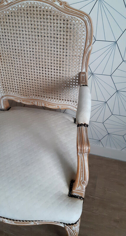Armchair in white ceruse wood Louis XV style