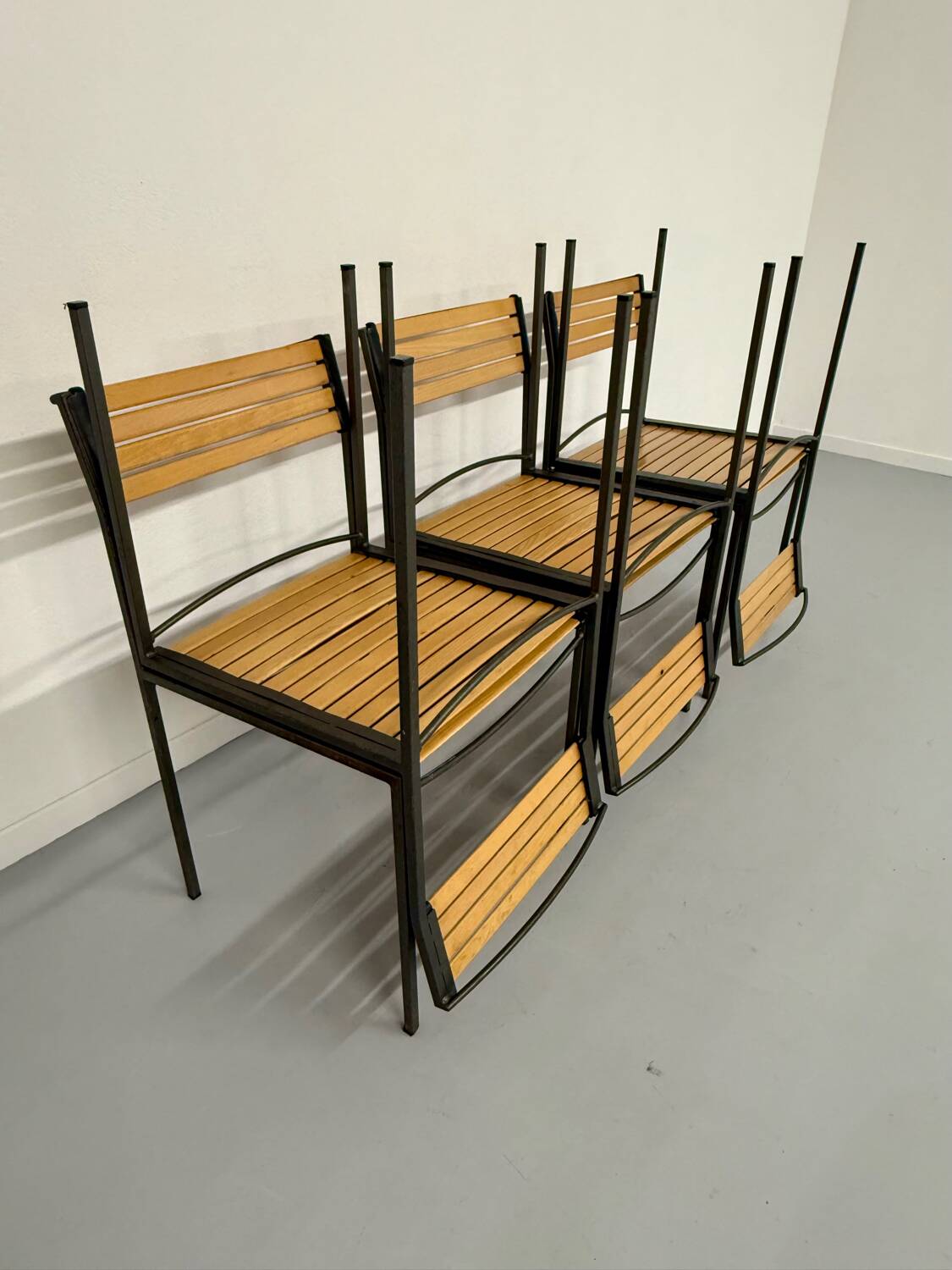 6 old metal and wood chairs, Italian design from the 80s, vintage