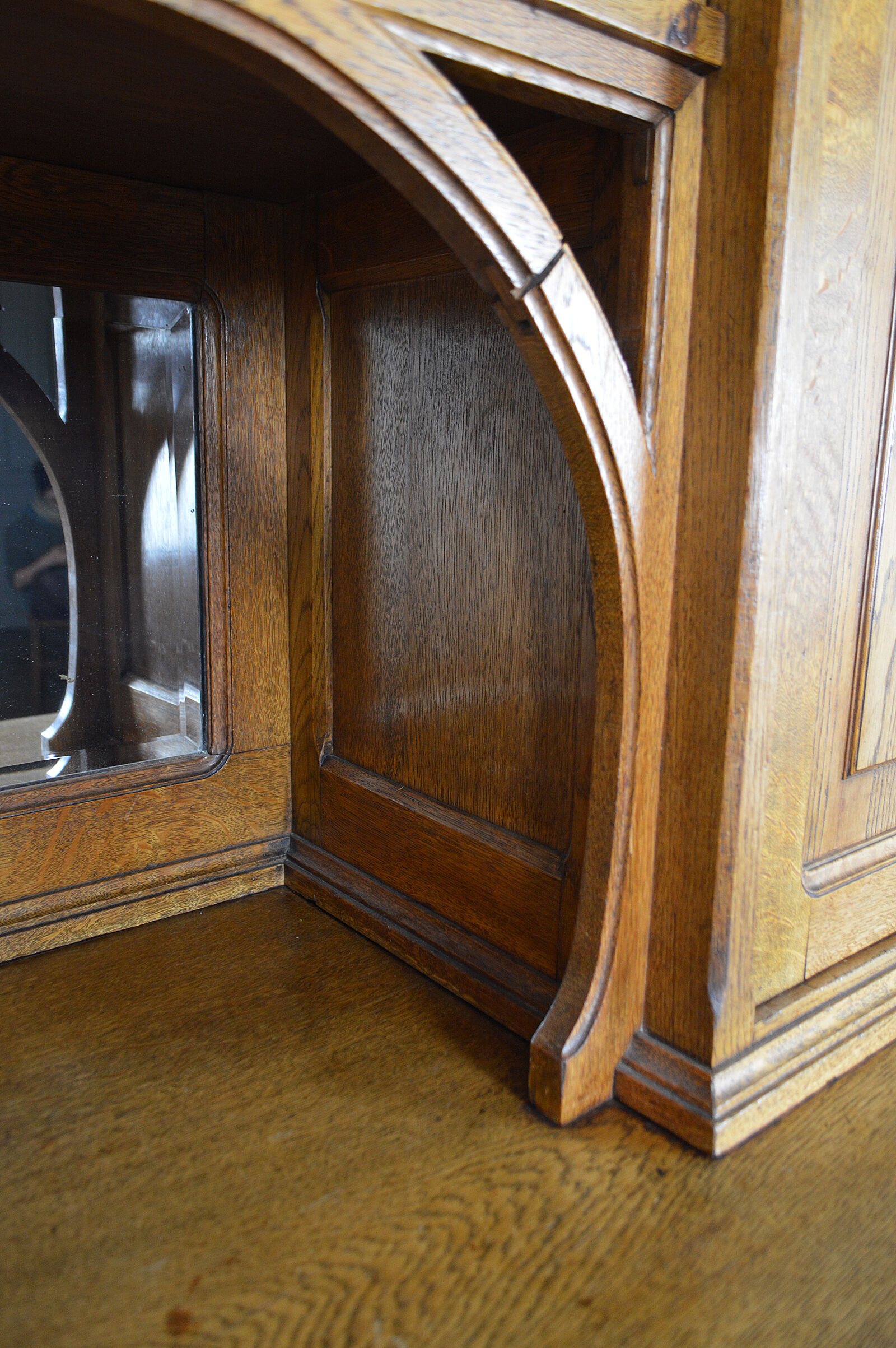 Art Nouveau oak buffet and dinanderie panels, circa 1910