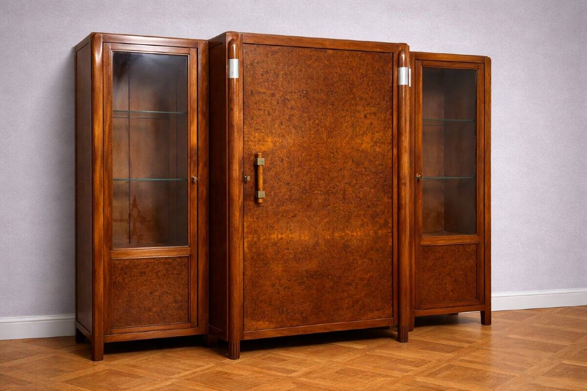 Important Art Deco library in amboyna and mahogany veneer.