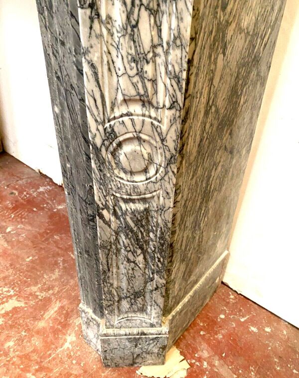 Cheminée de style Louis XV Model Pompadour Marbre bleu Turquin XX siècle