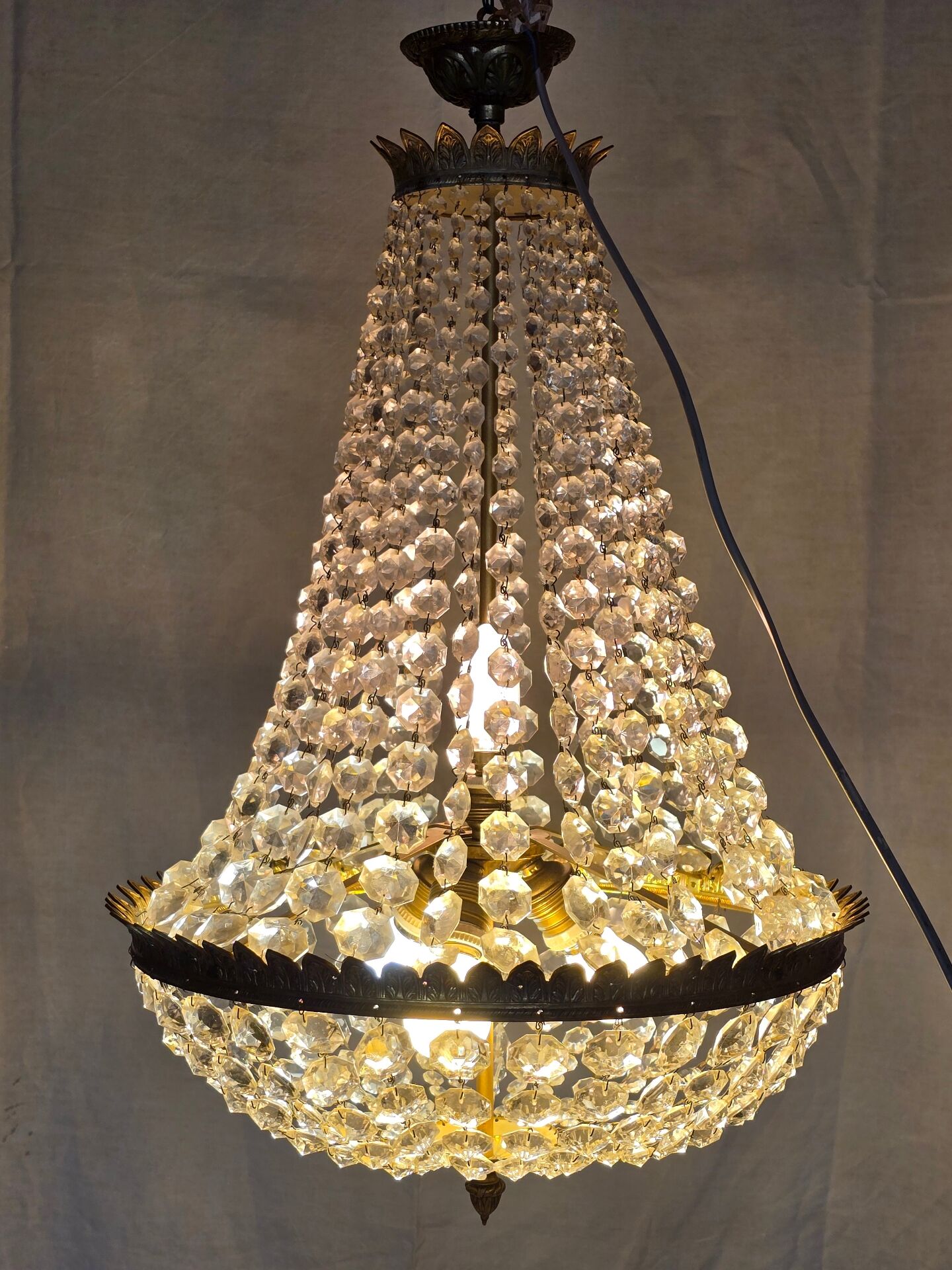 Large balloon chandelier with 5 lights