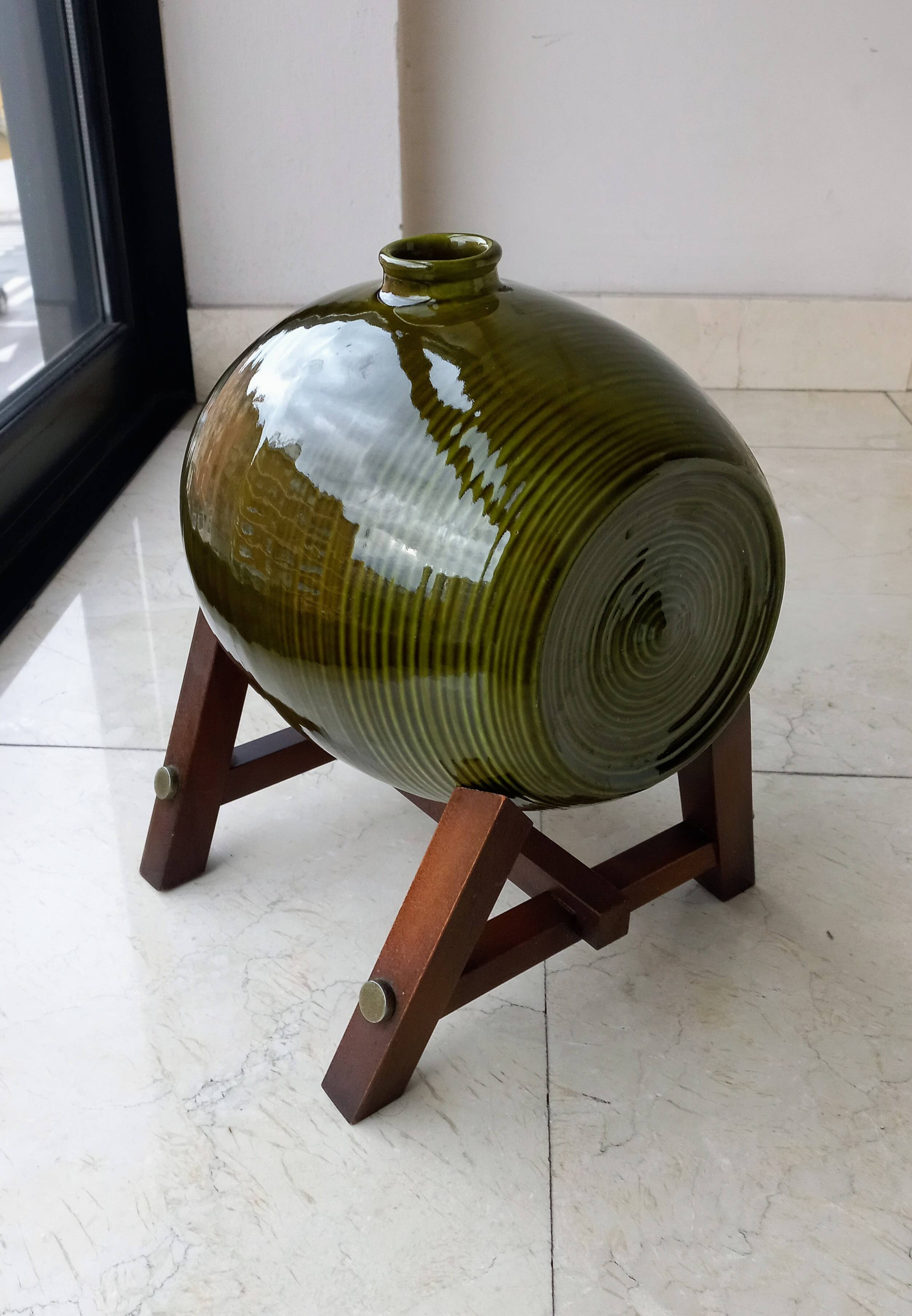 Ceramic spirit barrel