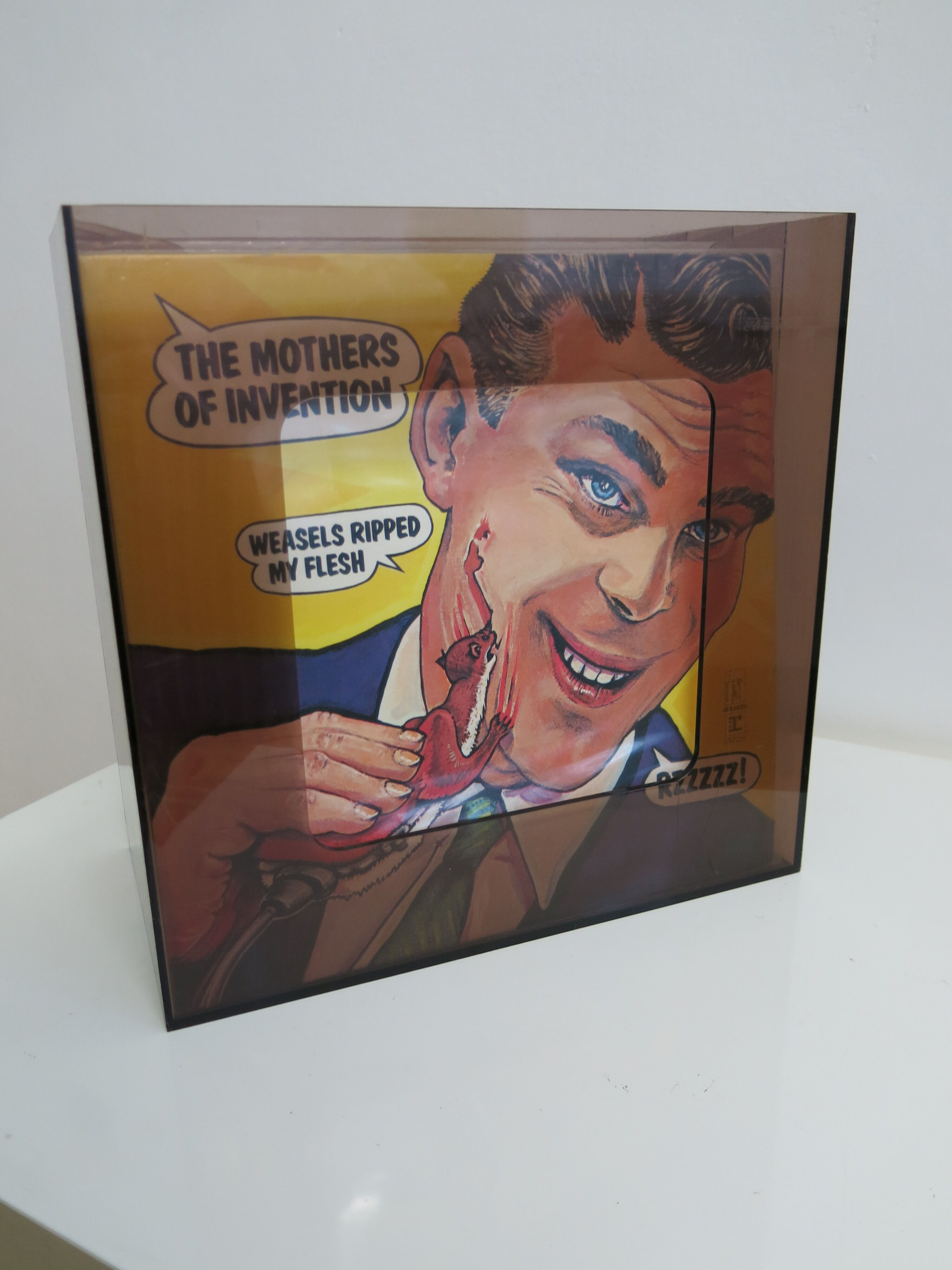 Vinyl holder in smoked plexi