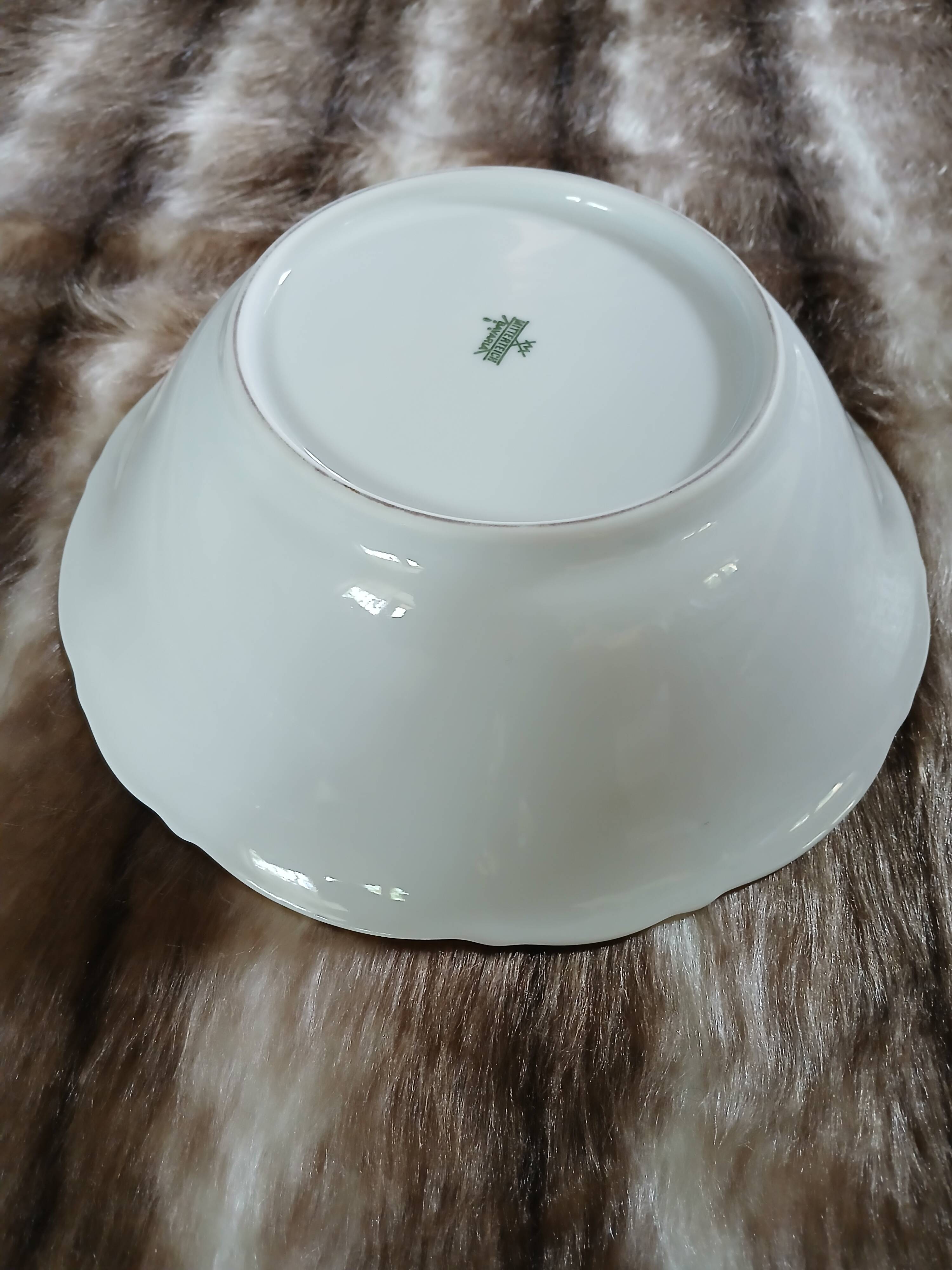 Ensemble 6 plats en porcelaine blanche