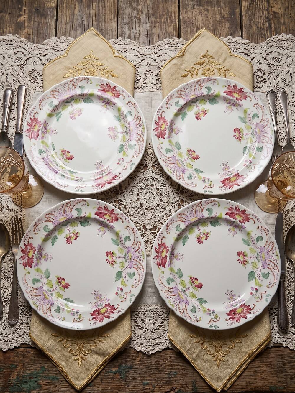 4 antique dessert plates Longchamp Daisies earthenware