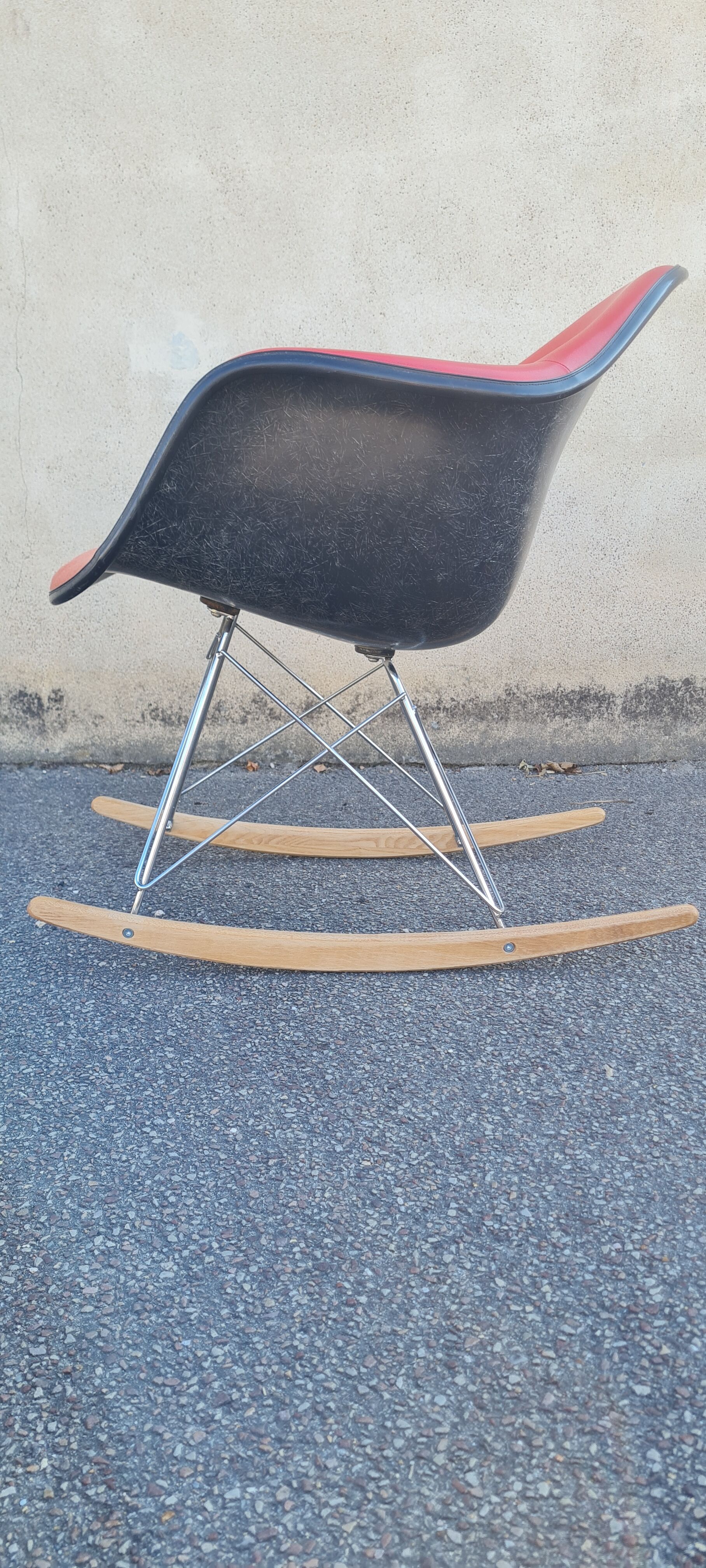 Rocking chair RAR fiberglass by Charles & Eames 1970