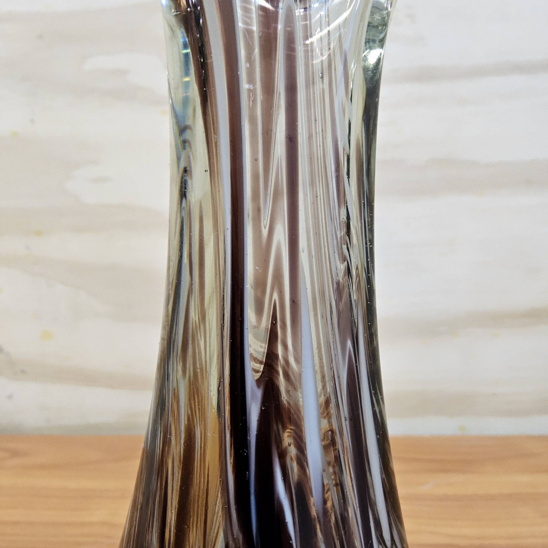 Vintage Murano glass vase, amber/white speckled finger vase