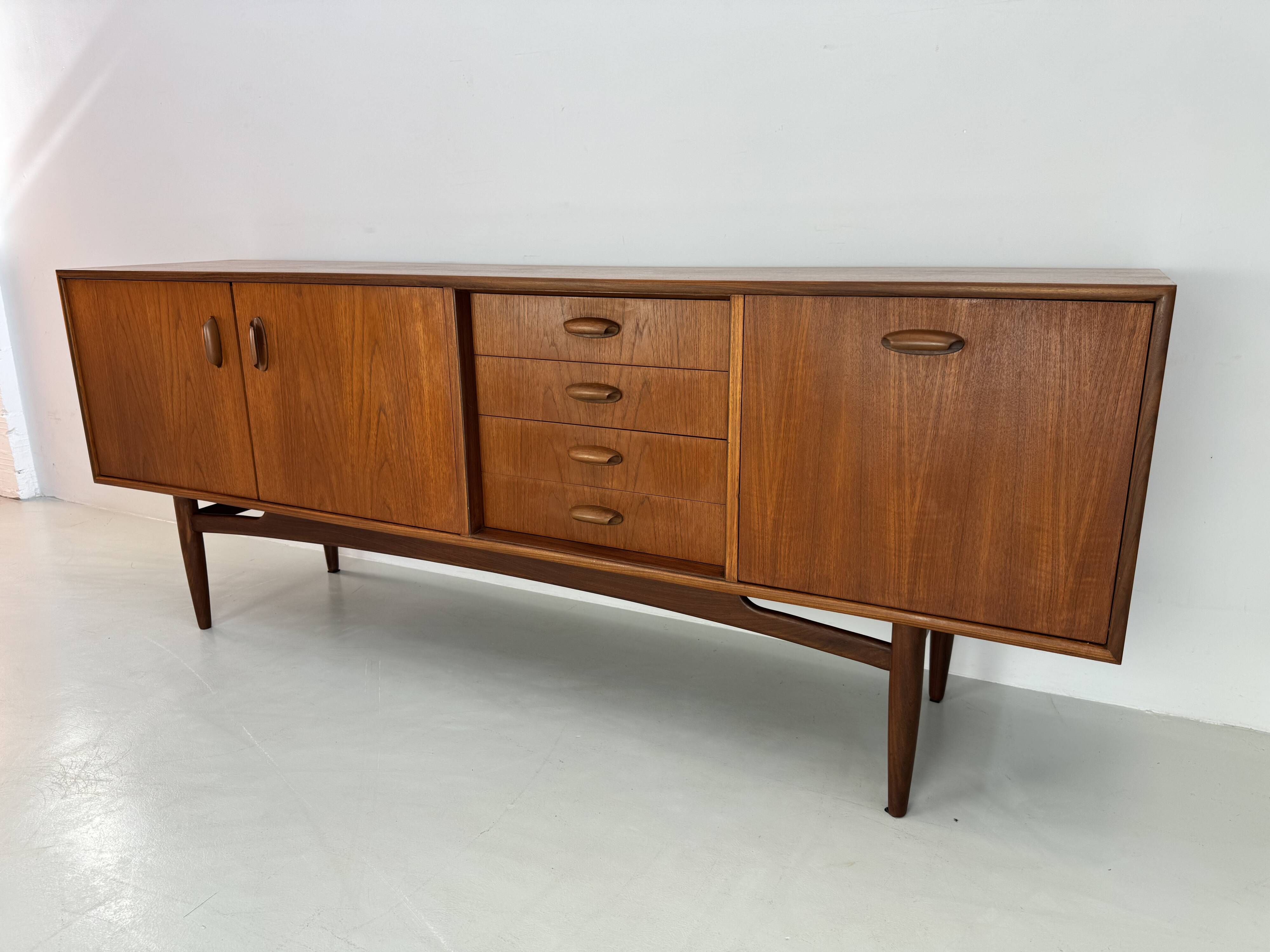 Buffet vintage G-Plan des années 1960