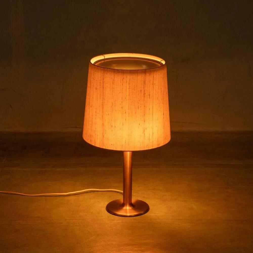 Minimalist Japandi desk lamp from the 1970s.
