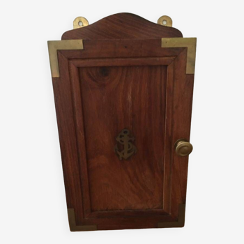 Boîte à clés en bois et laiton et motif central représentant une ancre de marin