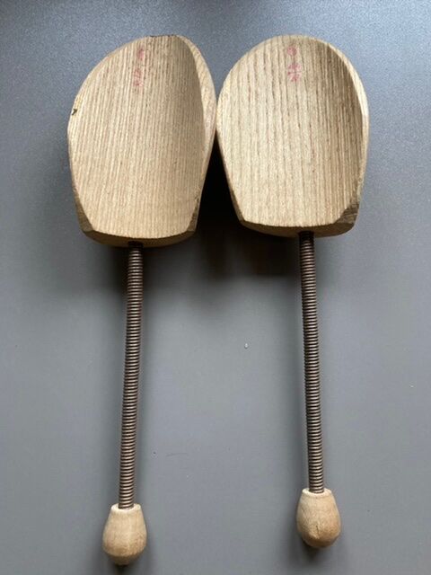 Set of 2 pairs of old shoe trees