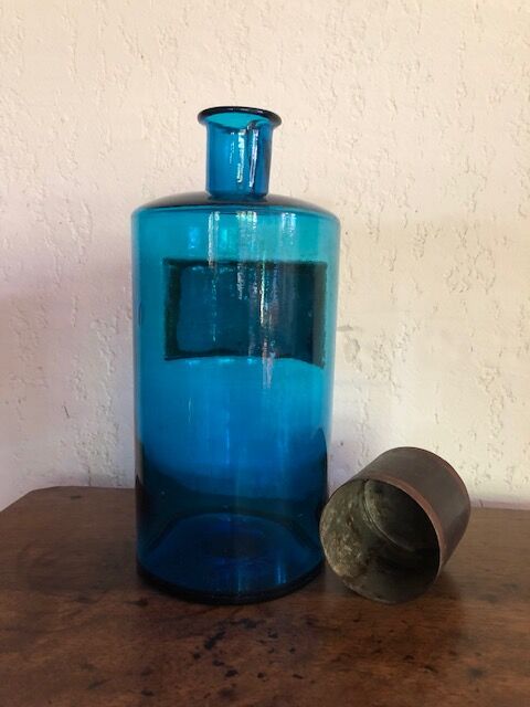 Napoleon III medicine jar