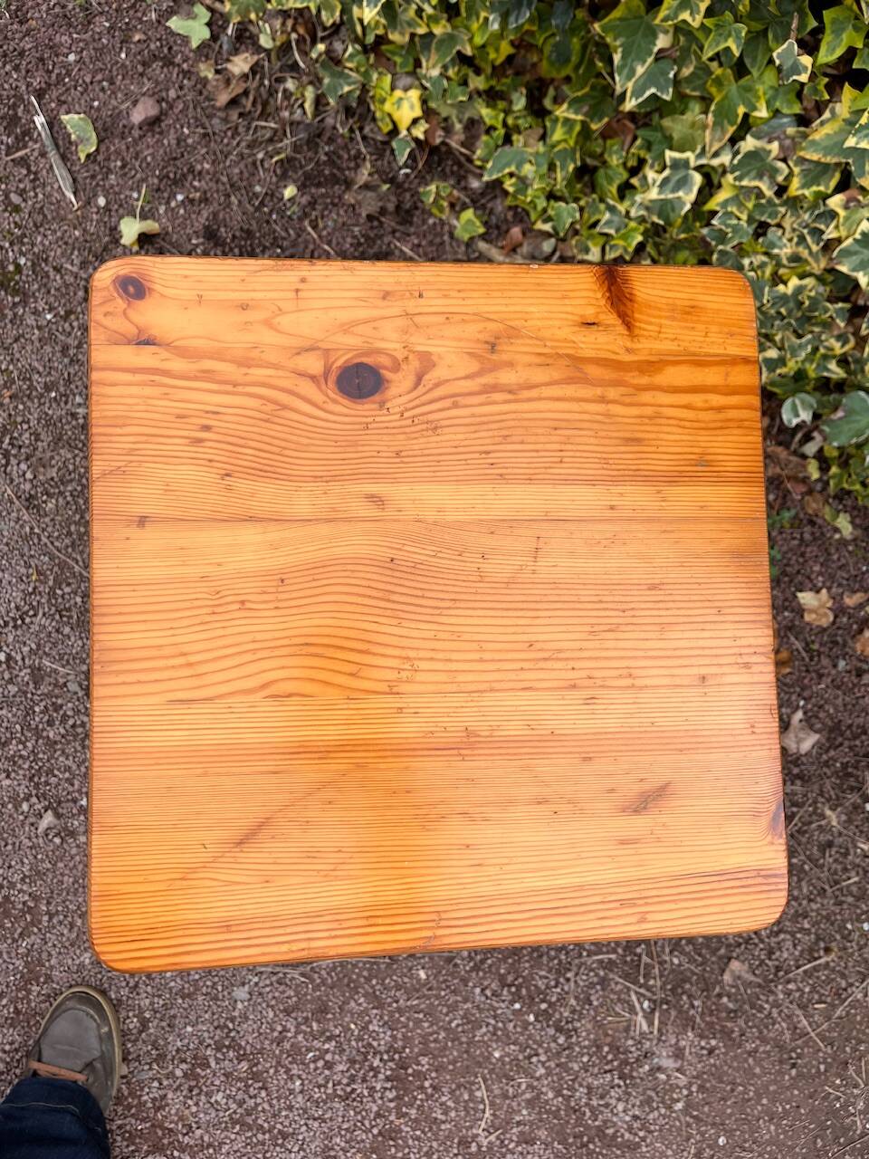 Square high stool in pine