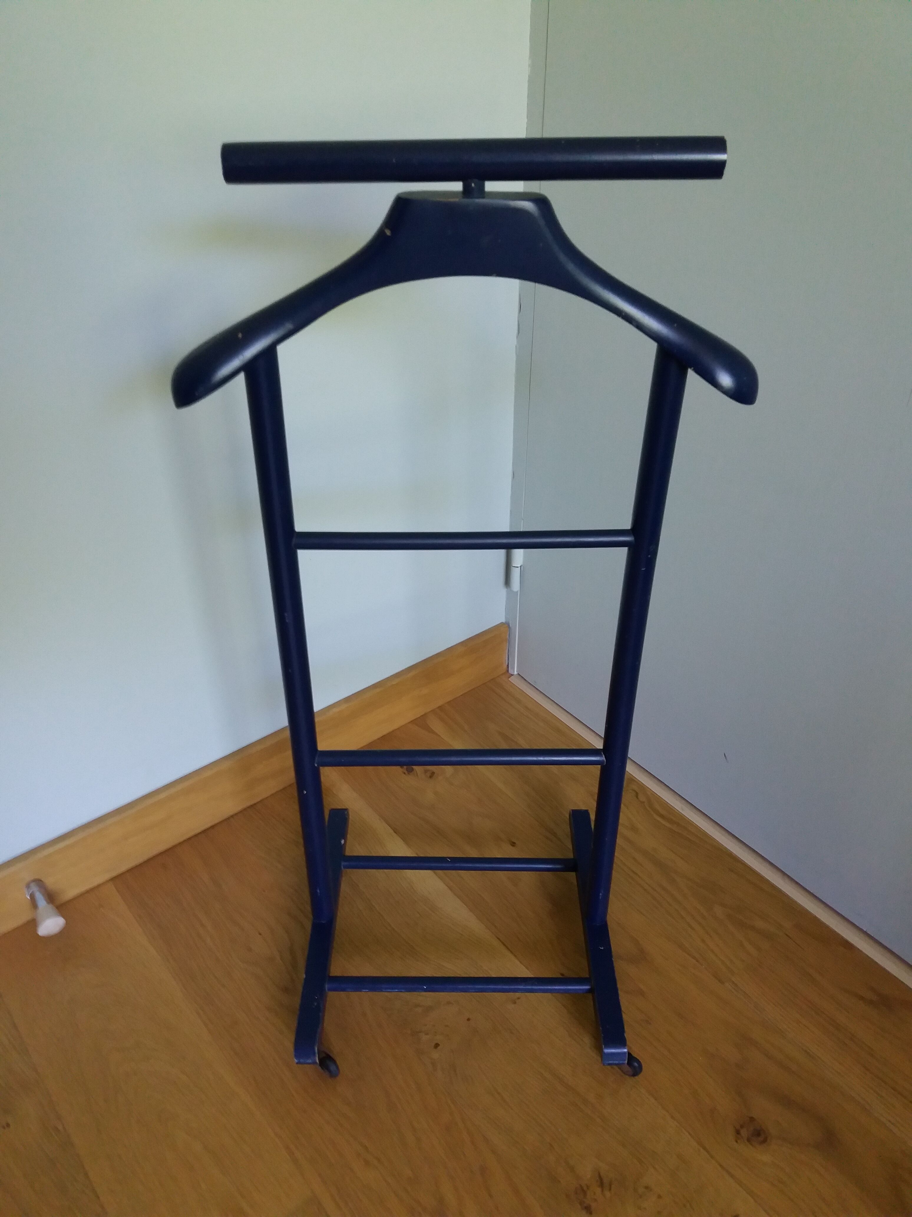 Children's room valet