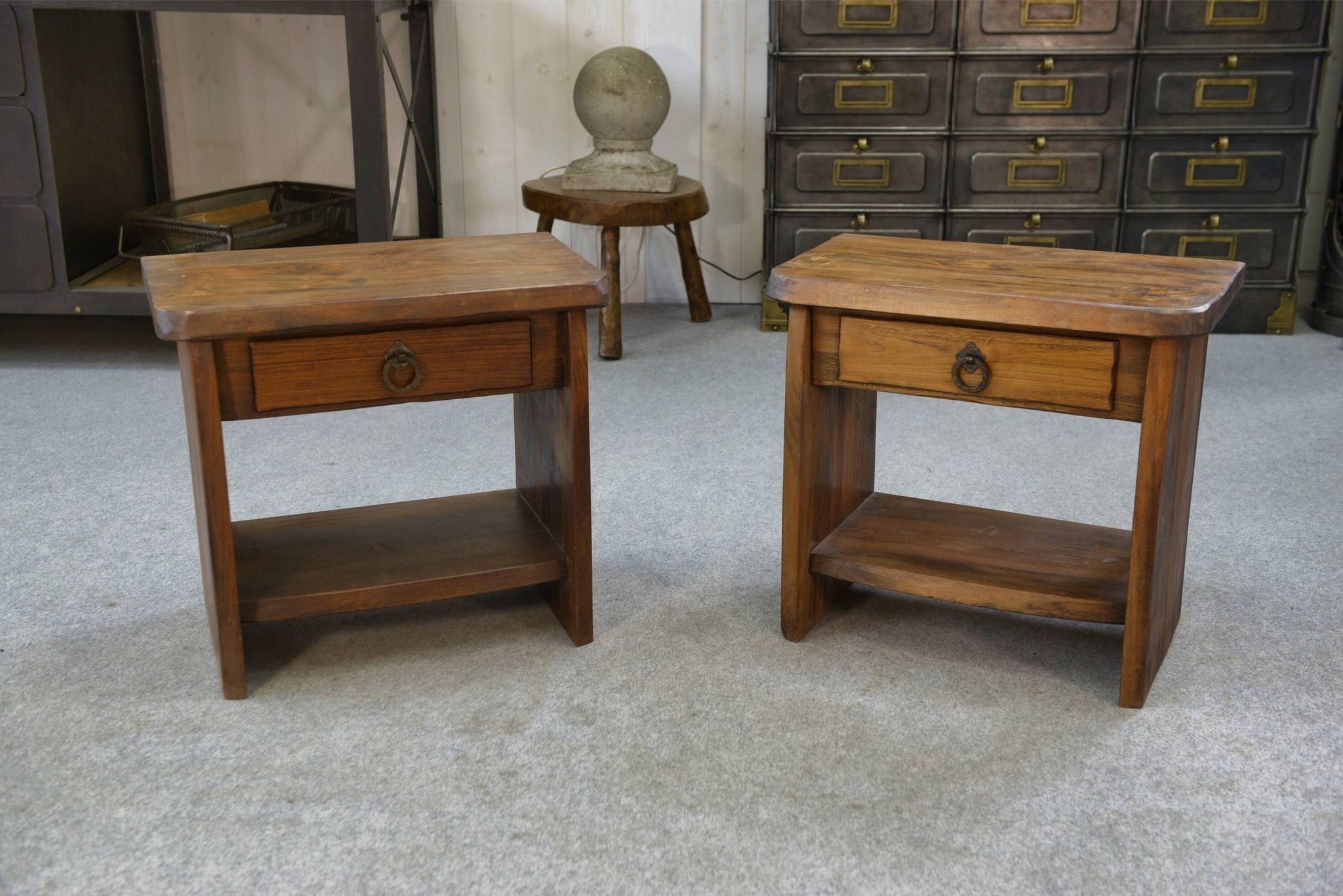 Brutalist pair of nightstands in solid elm by Aranjou 1960