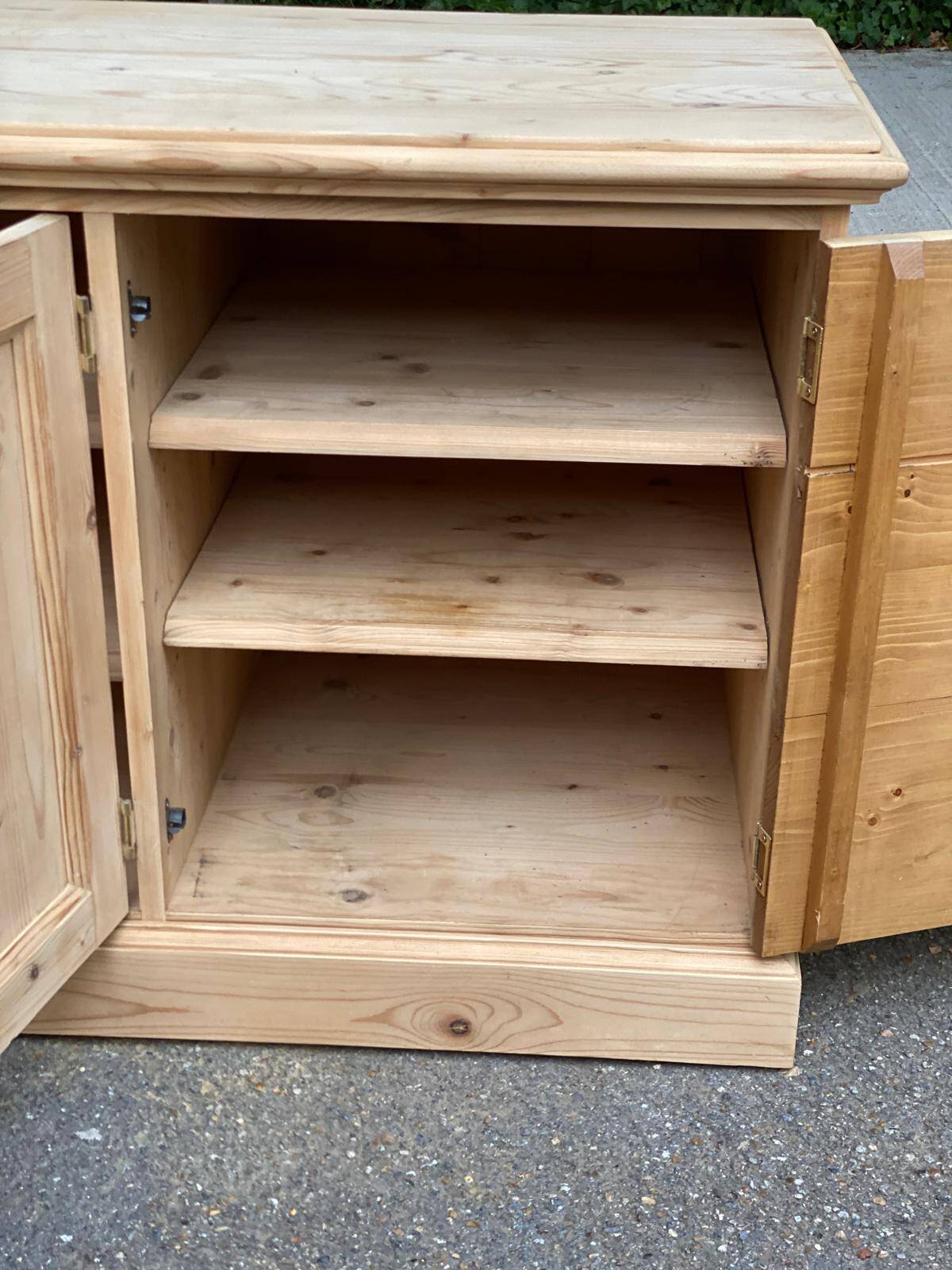 Buffet commode anglaise Interior's rénovée en bois massif 1980