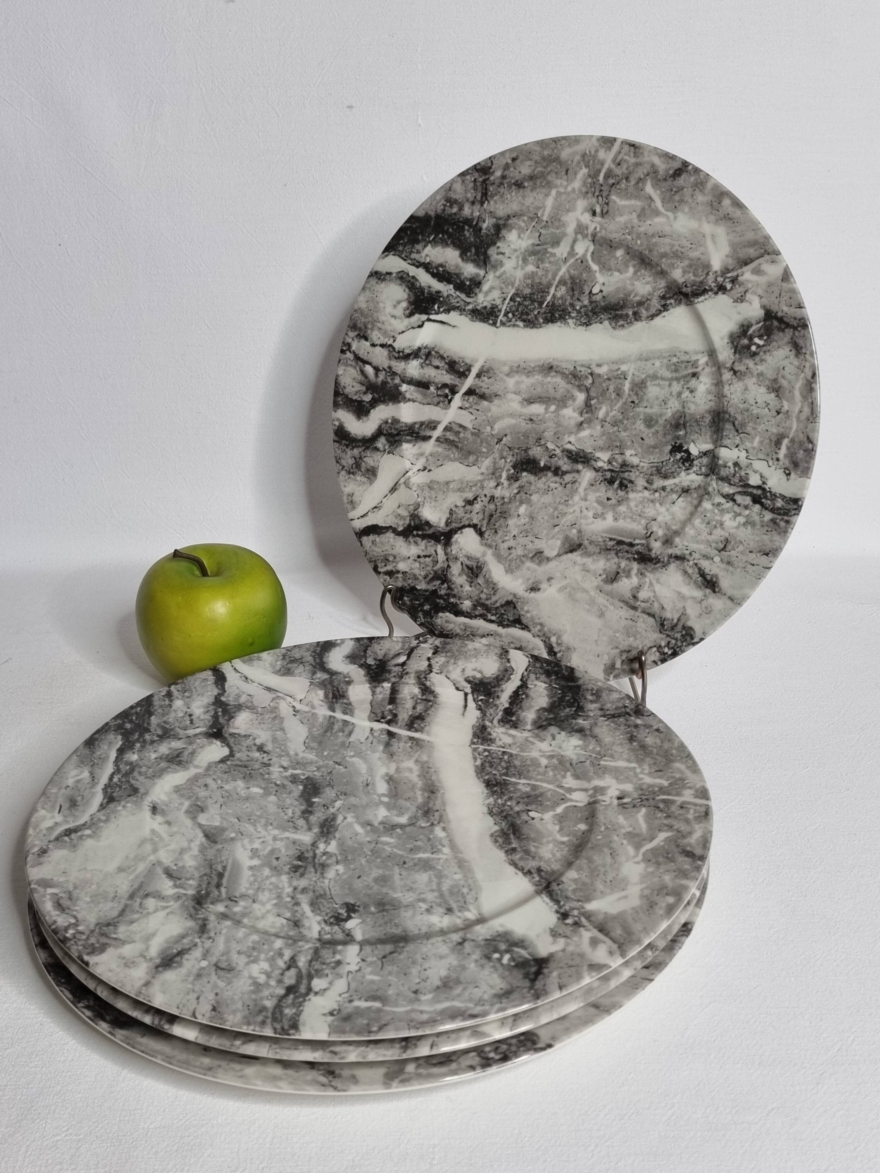 Set of 4 large Villeroy & Boch marble effect plates – 27 cm