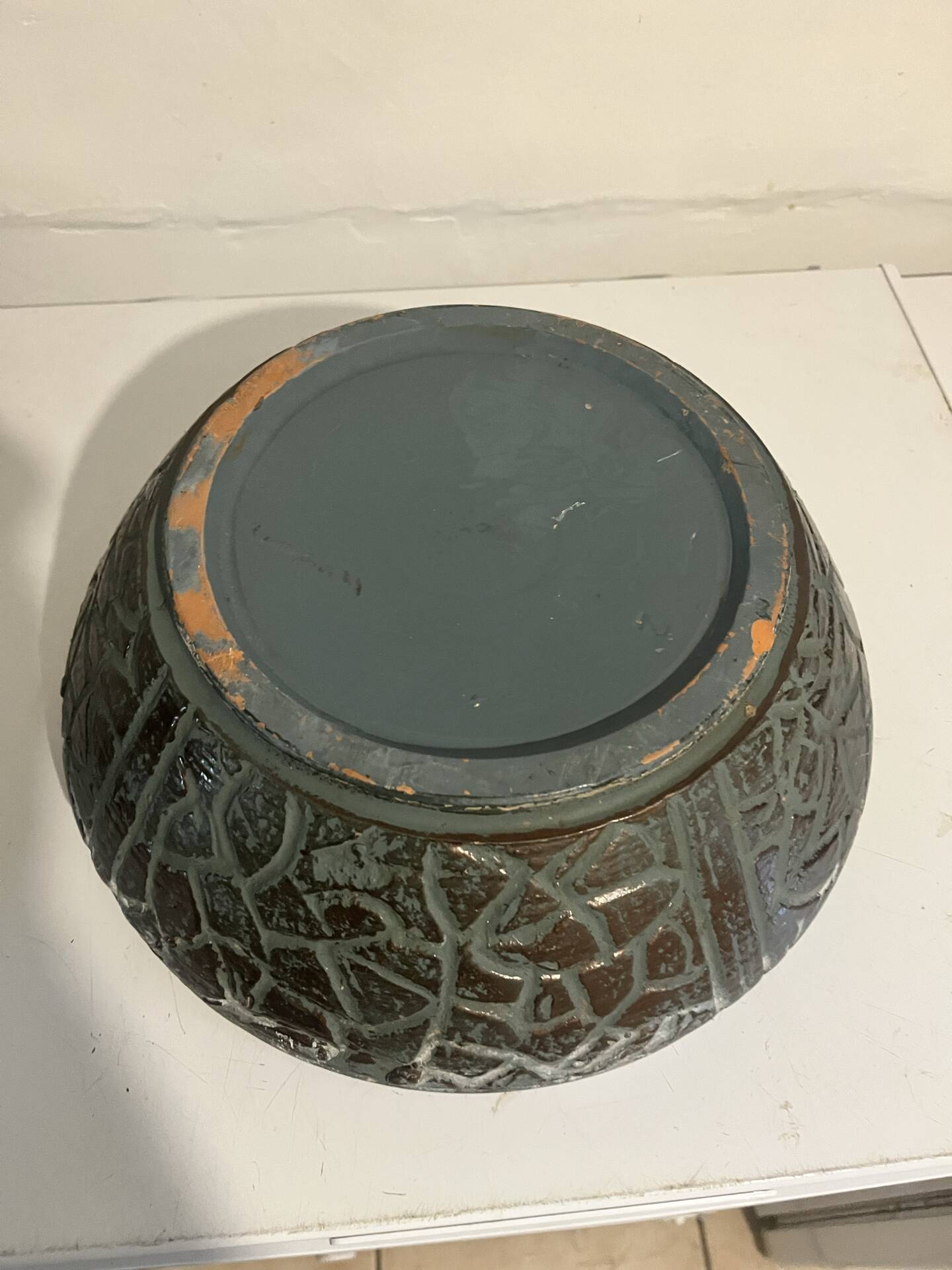 Large ceramic bowl for holding items in the Fat Lava style.