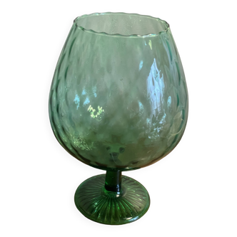 Vase on foot