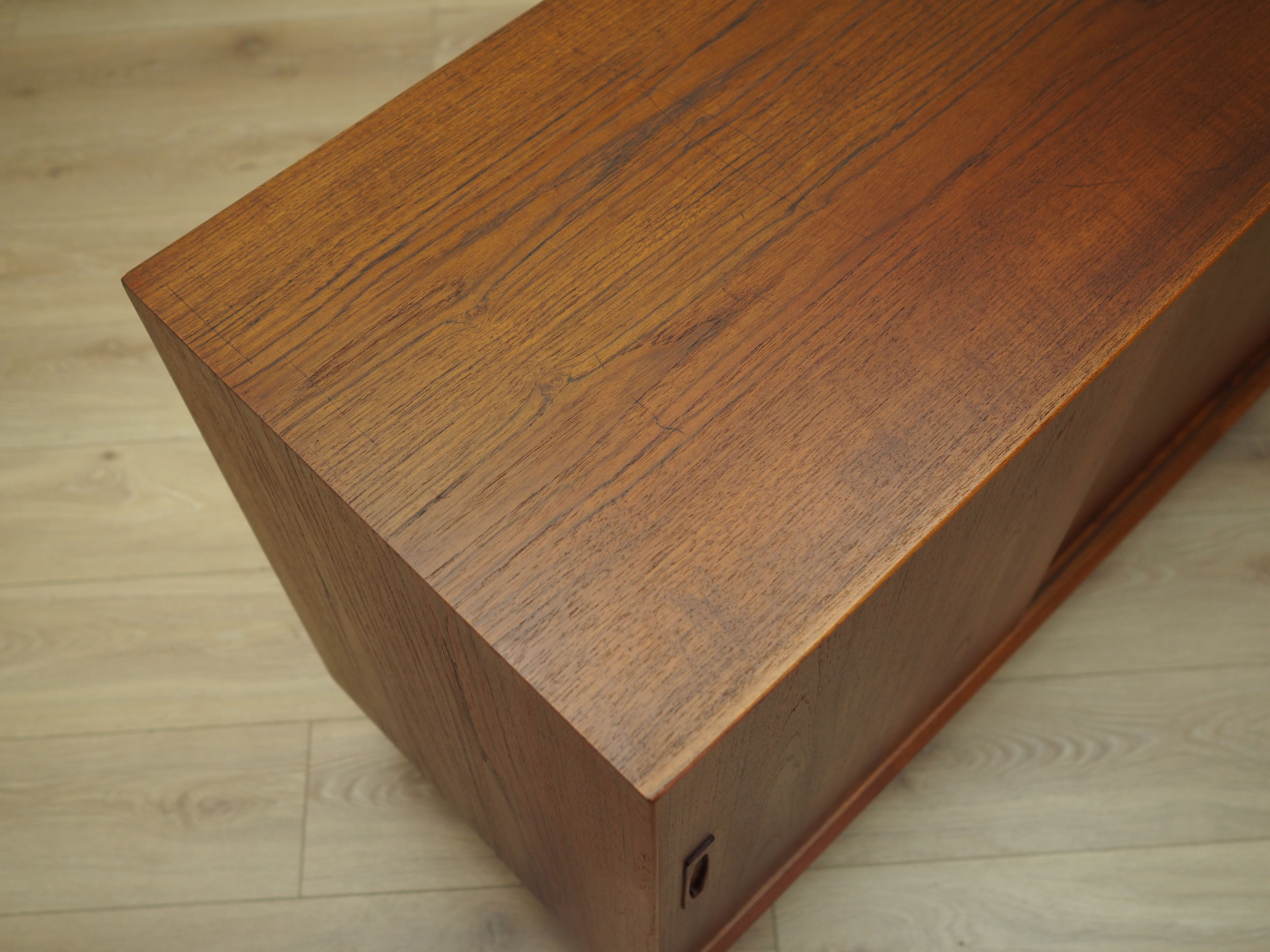 Enfilade en teck, design danois, années 1970, production: Danemark