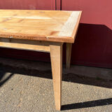 Spindle leg truss table