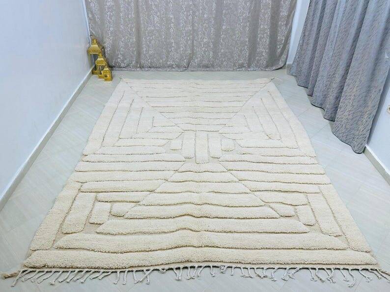 Handmade pure wool rug, size 150/250 cm.