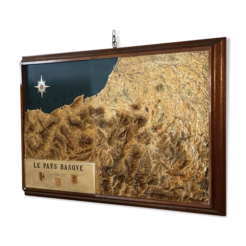 Relief map of the Basque Country | Selency