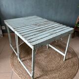 Folding table