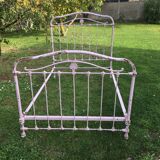 Ancien lit 120 cm fer forgé couleur rose