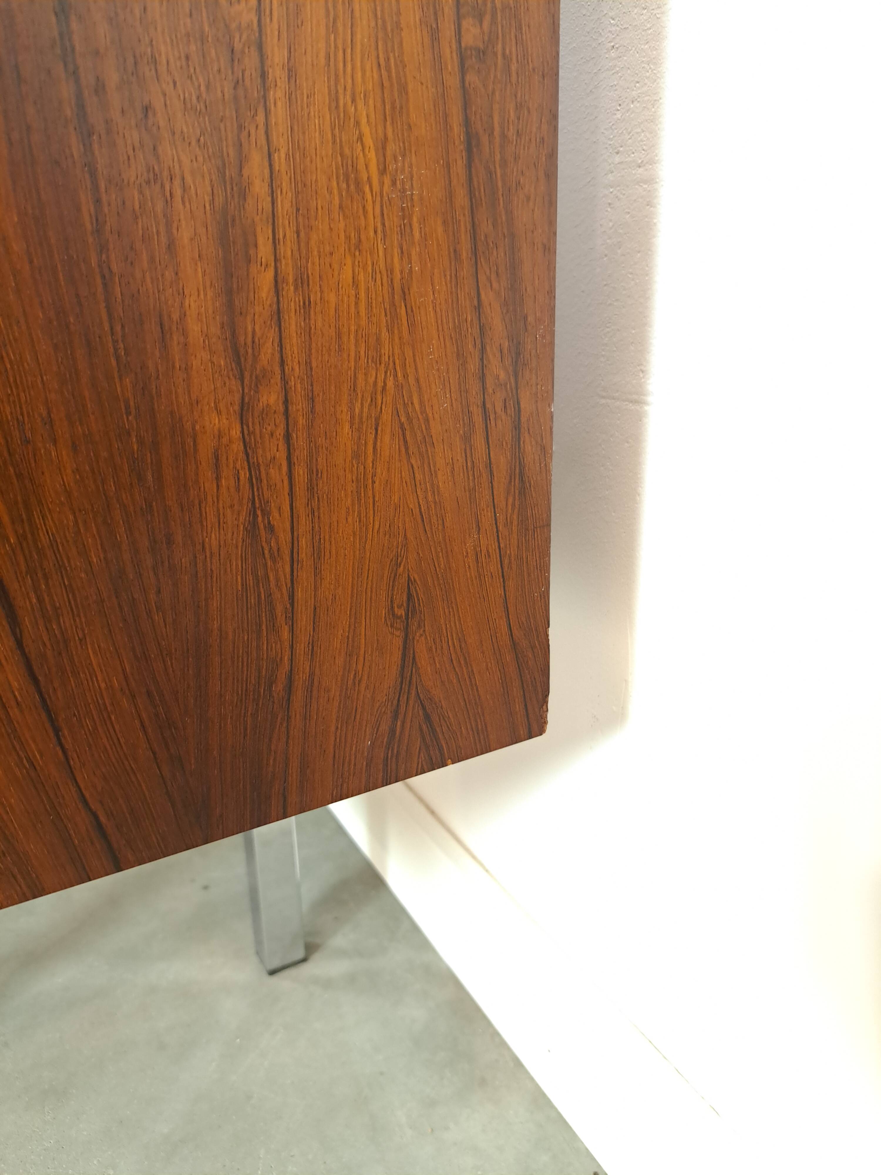 Dressoir rio palissandre plus fin avec chromen poten en lades