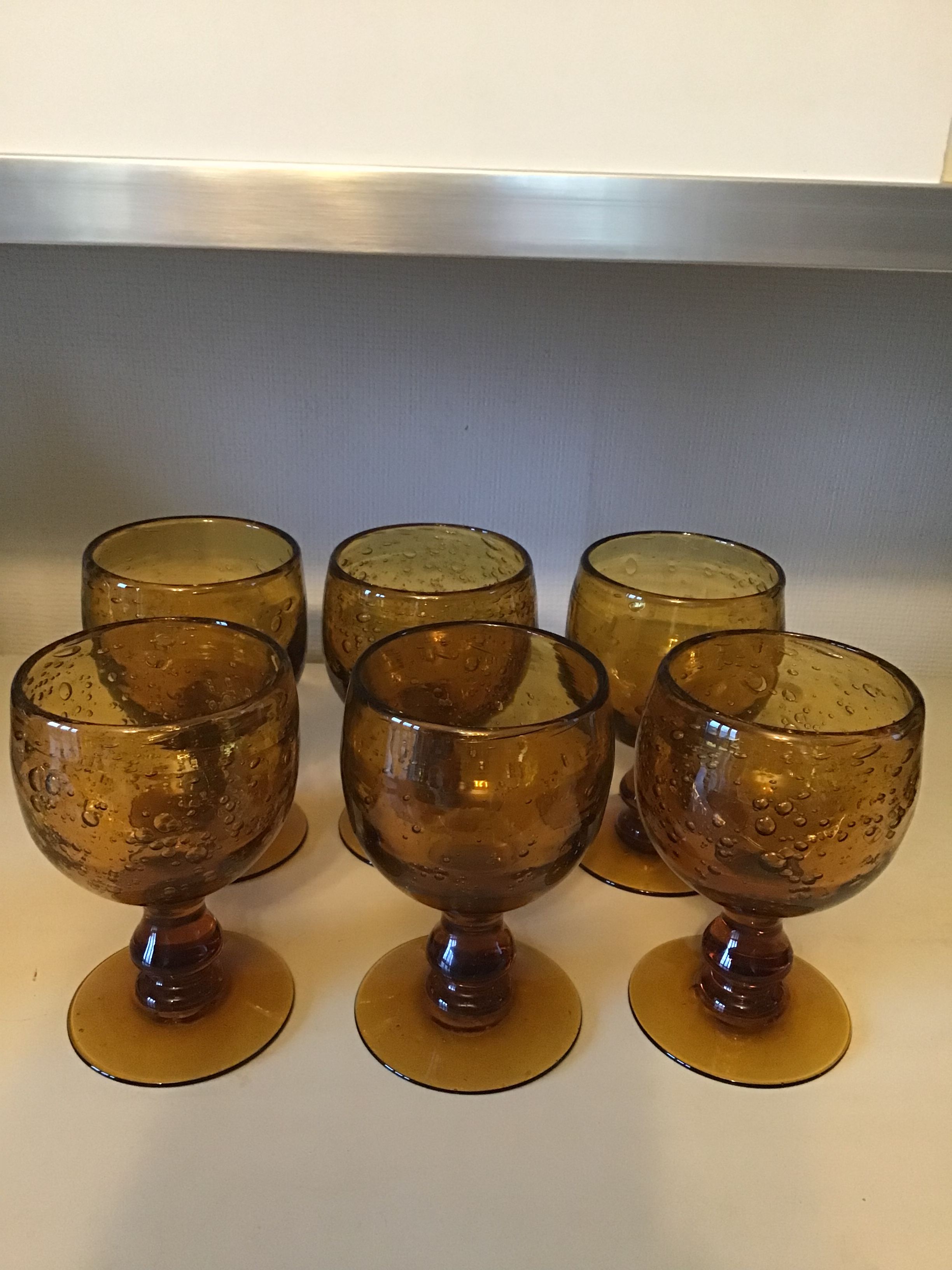 6 large vintage stemmed glasses (70 years) in blown bubble glass from the Biot amber glassworks