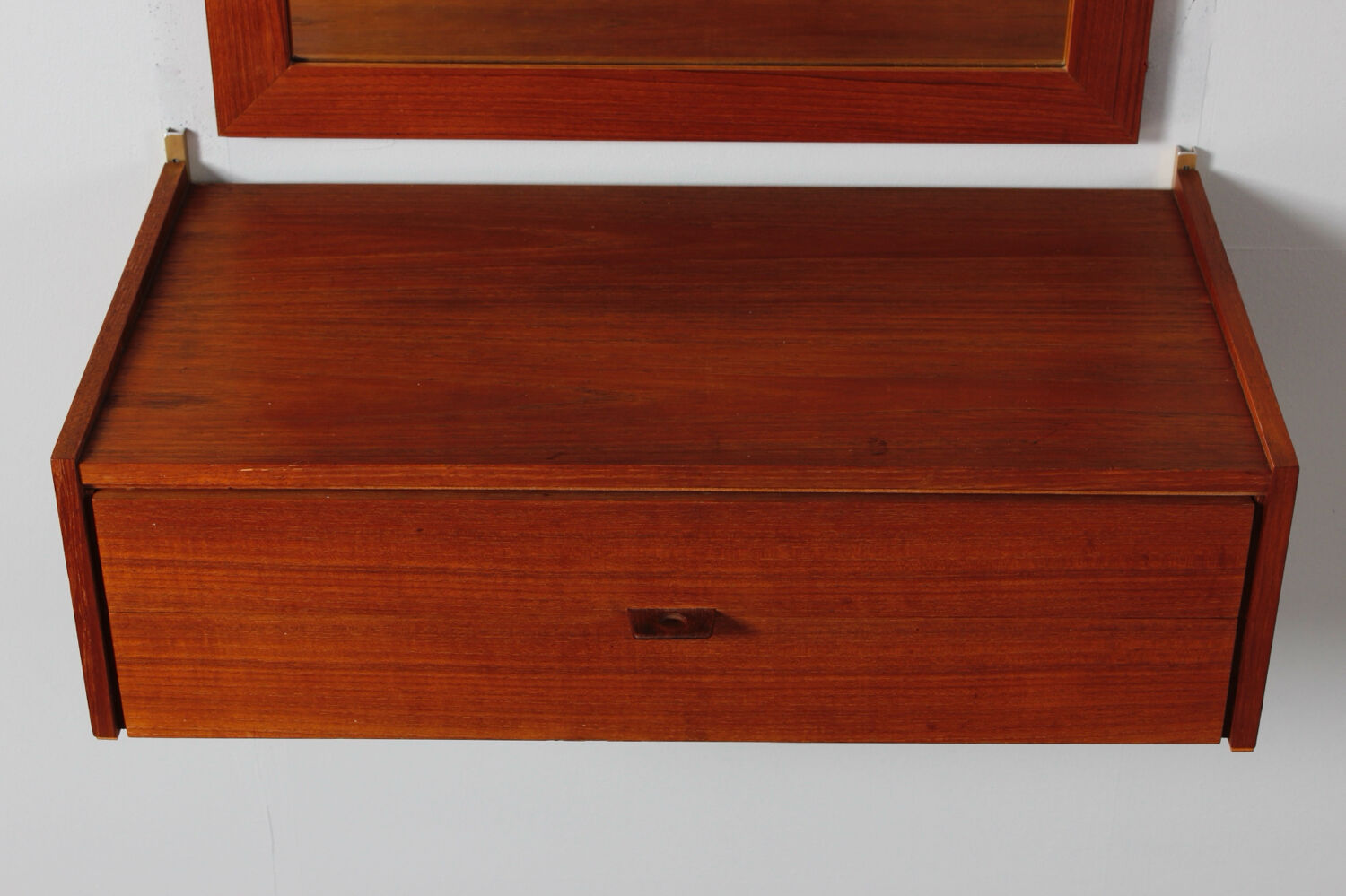Vintage Teakholz Wandkonsole mit Spiegel Flur Kommode WKS design