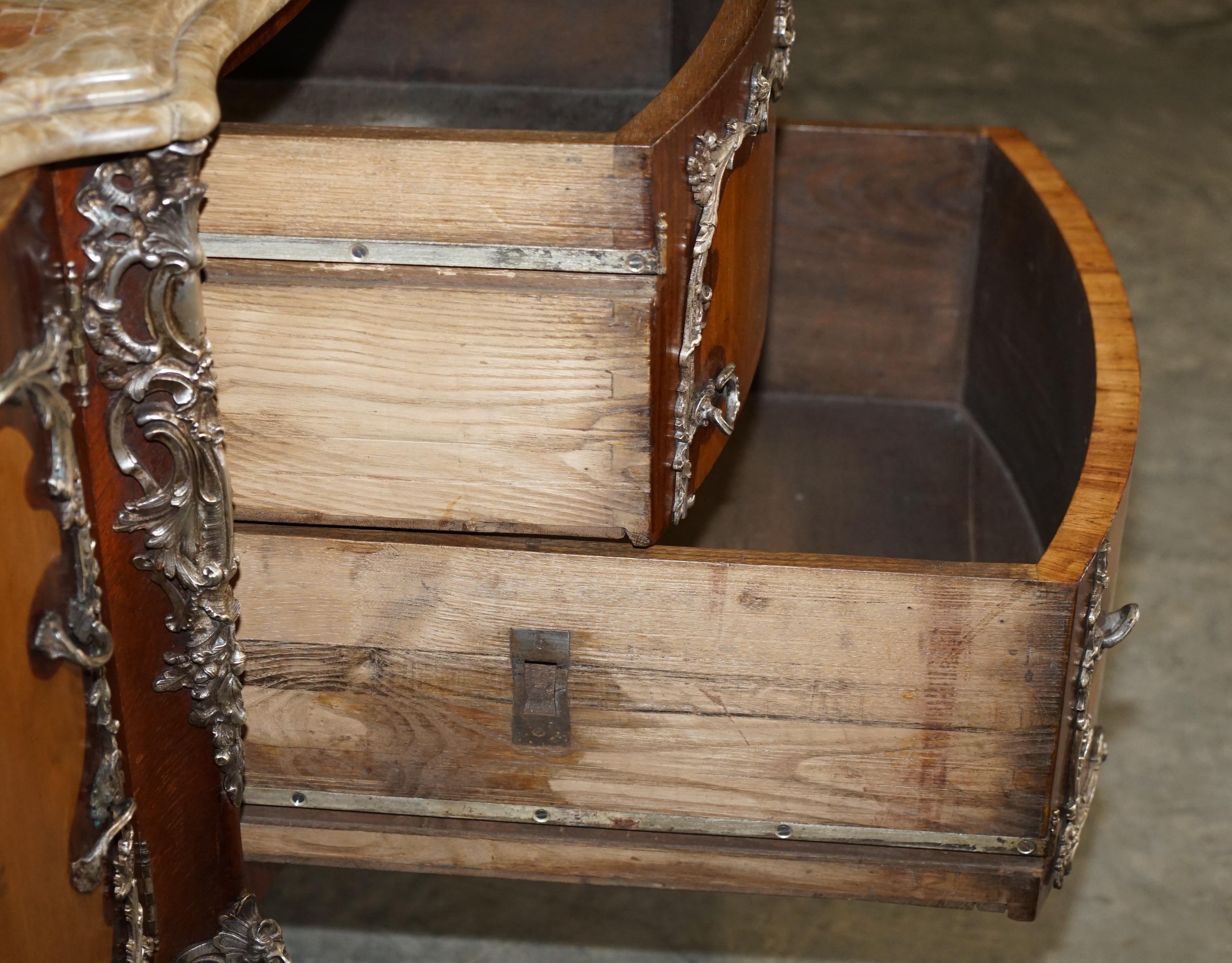Buffet rare Germain Landrin vers 1750 en marbre et kingwood