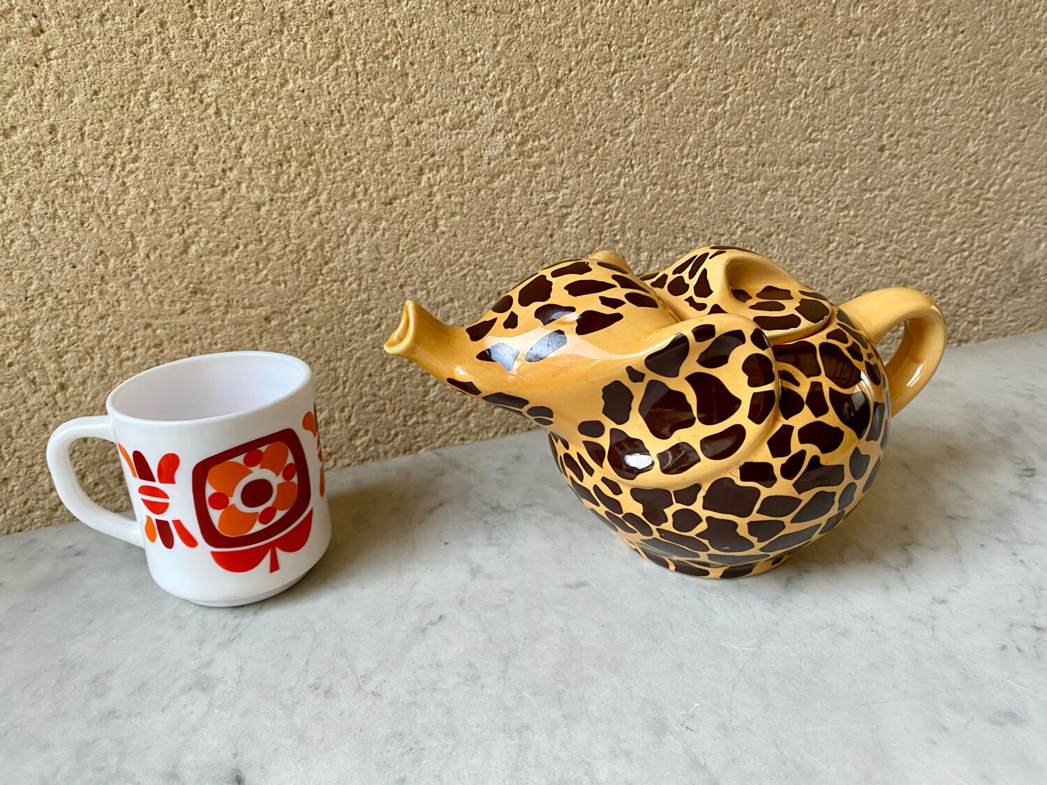 Teapot elephant glazed ceramic collector Giraffe 70s-80s