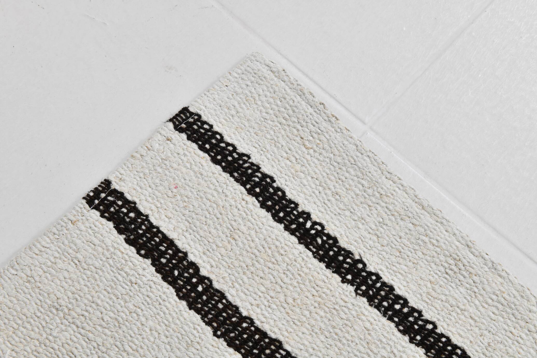 White Black Modern Striped Vintage Runner Rug, 68x276Cm