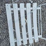 Folding garden furniture in white patinated iron